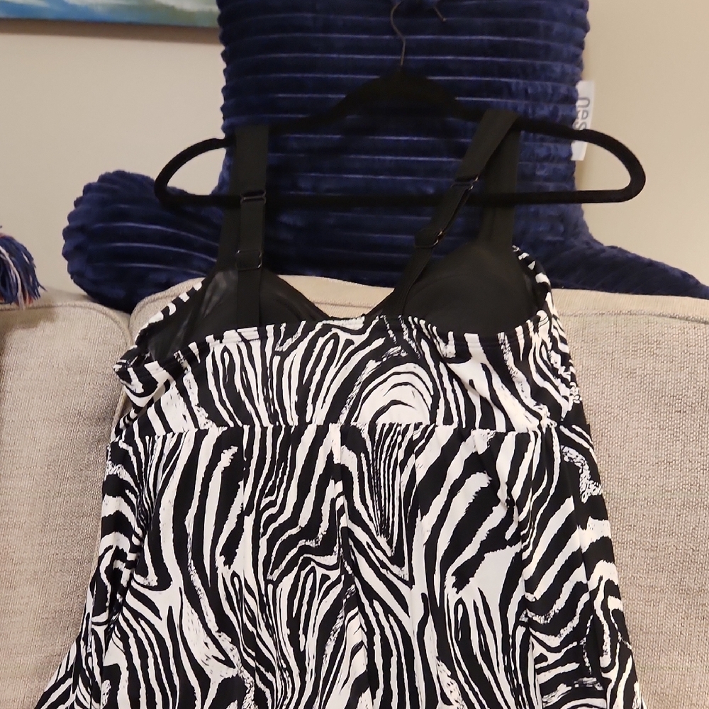 Catherines Black and White Zebra Print One Piece Swimsuit ALL CLOTHING 4 FOR $15